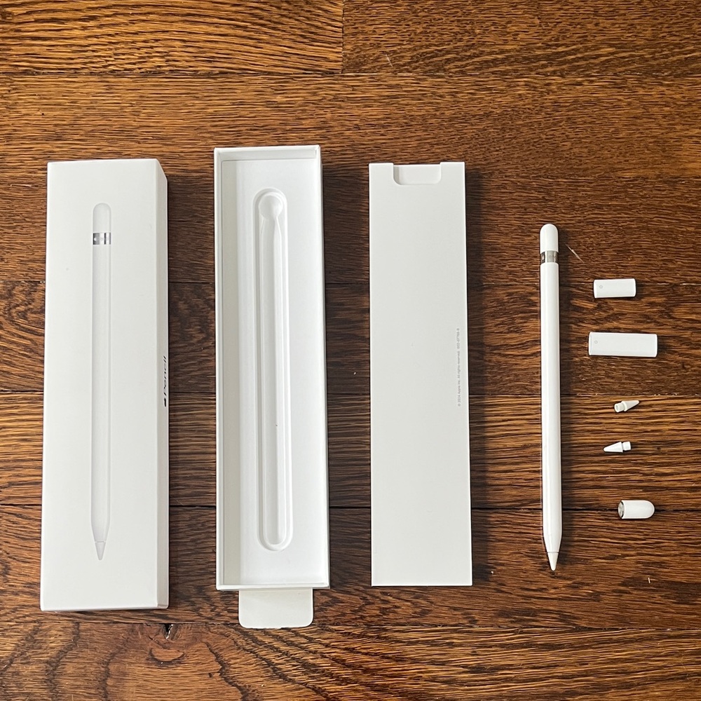 Apple White Stylus Pen with Accessories